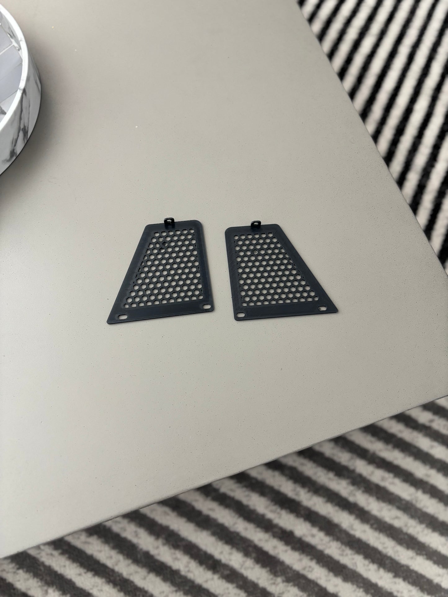 Tuttio side panels